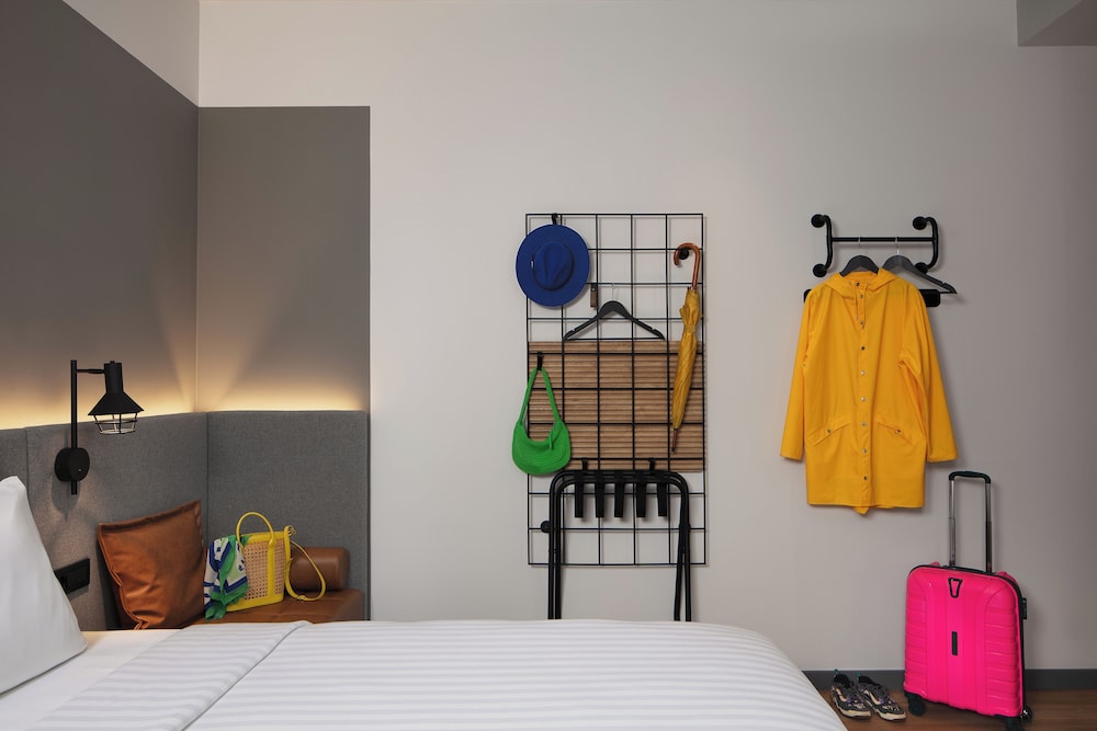 Room, 1 Queen Bed, City View