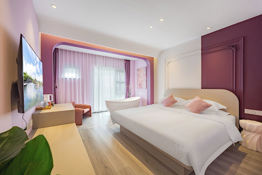 Classic Double Room, Balcony, Partial Sea View