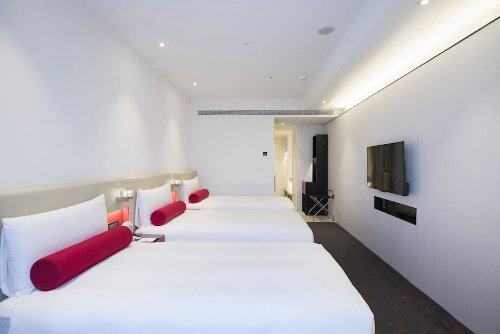 Family Room, 3 Twin Beds - Photo 4