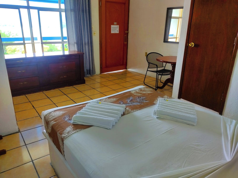 Basic Double Room, Lake View