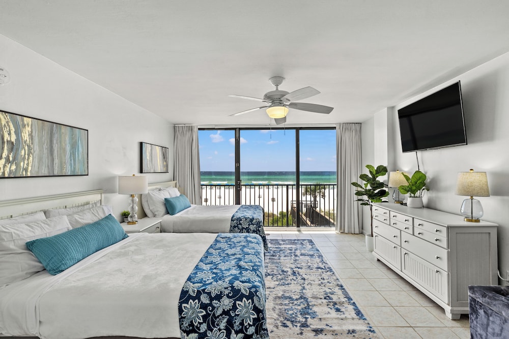 "Sunset Suite" - 2 Bedroom 2 Bath Beachfront Condo photo 2