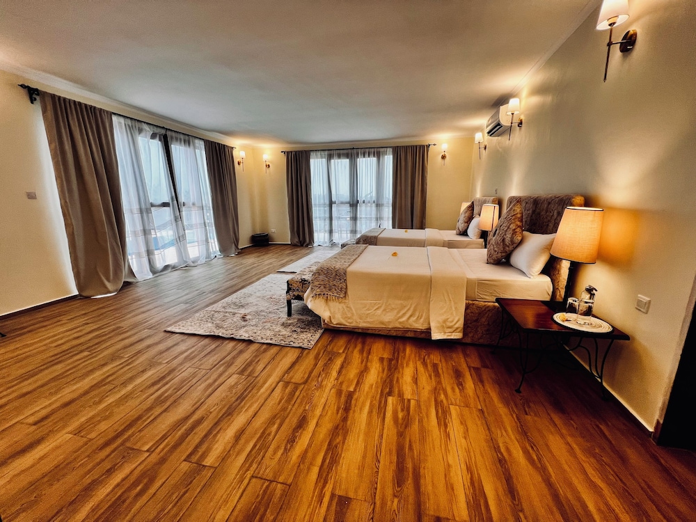 Presidential Suite photo 1