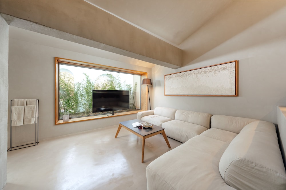 Premium Loft Suite - Photo 22