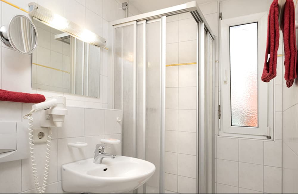 Triple Room - Photo 7