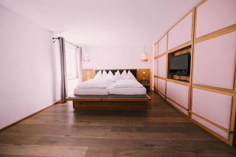Double Room (medium) - Photo 1