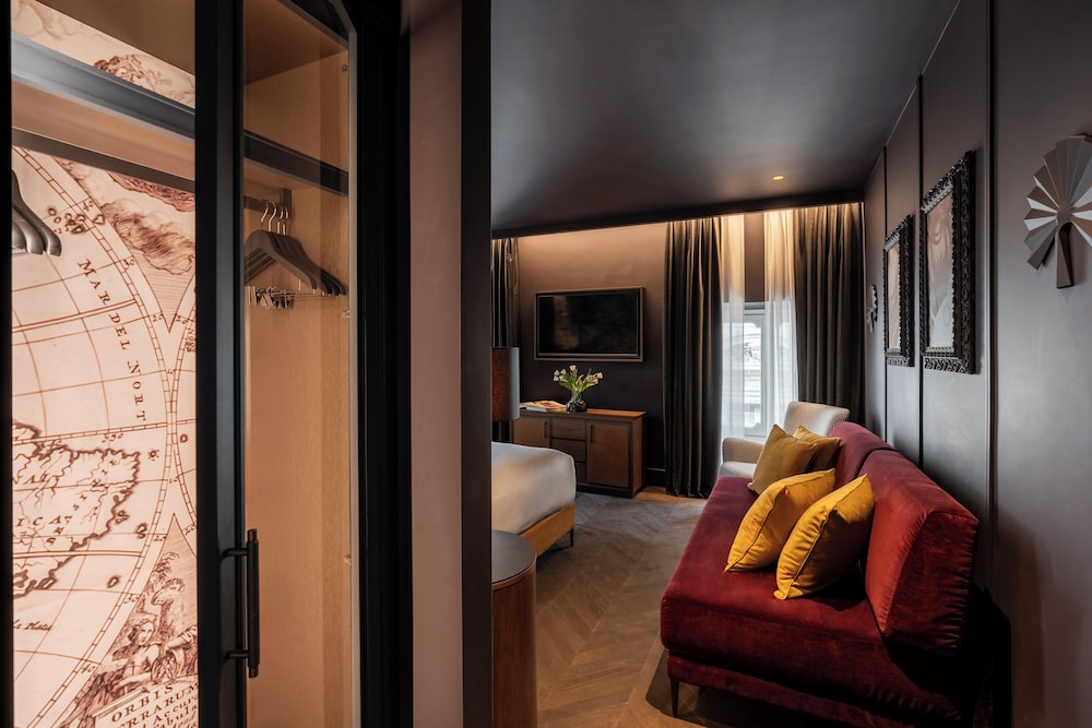 Signature Suite (Medici)
