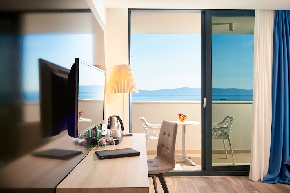 Superior Double Room, Balcony, Sea View photo 2