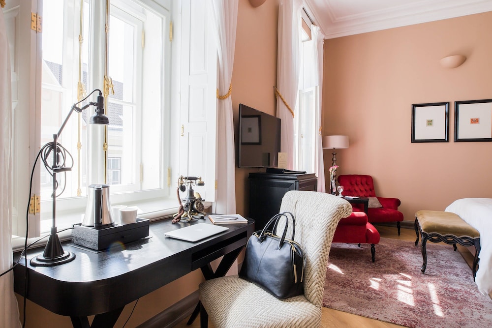 Superior Room, 1 King Bed (City View) - Photo 2
