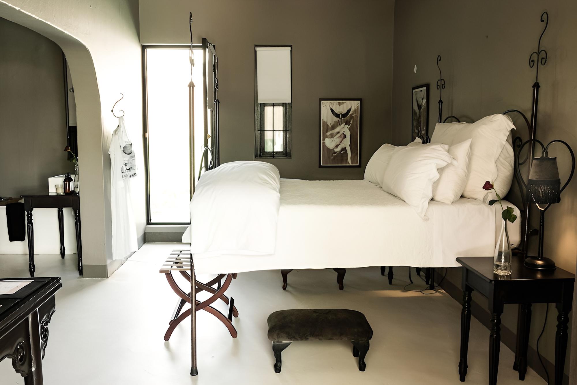Grand Double or Twin Room, 1 King Bed, Patio, Pool View