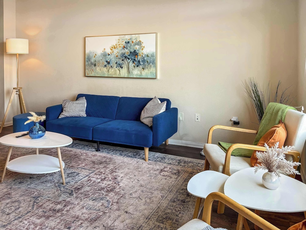 Charming 2BR Retreat Pool Gym 10min to Disneyland, 사진 17