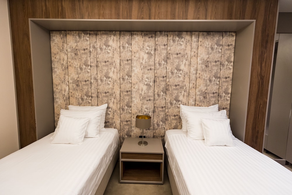 Standard Twin Room - Photo 2