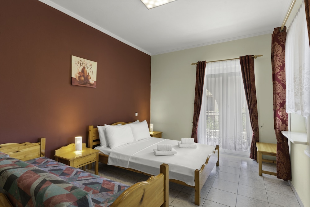 Standard Double or Twin Room - Photo 9