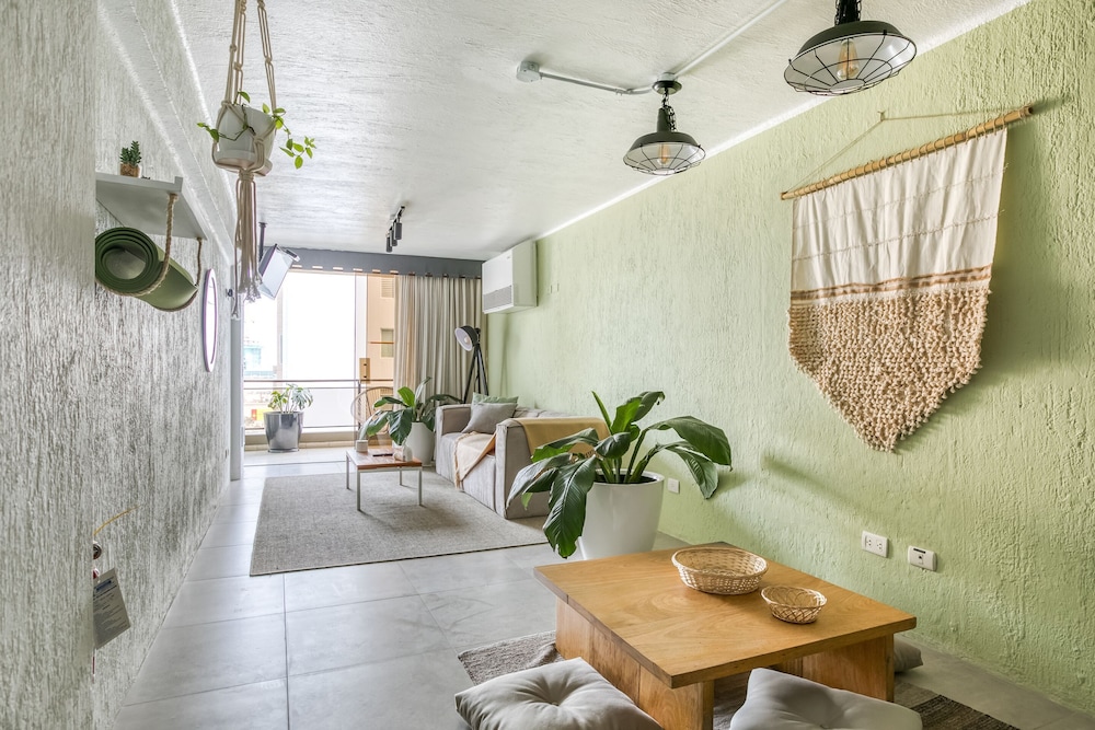 Two Bedroom Apartment with Kitchen photo 2