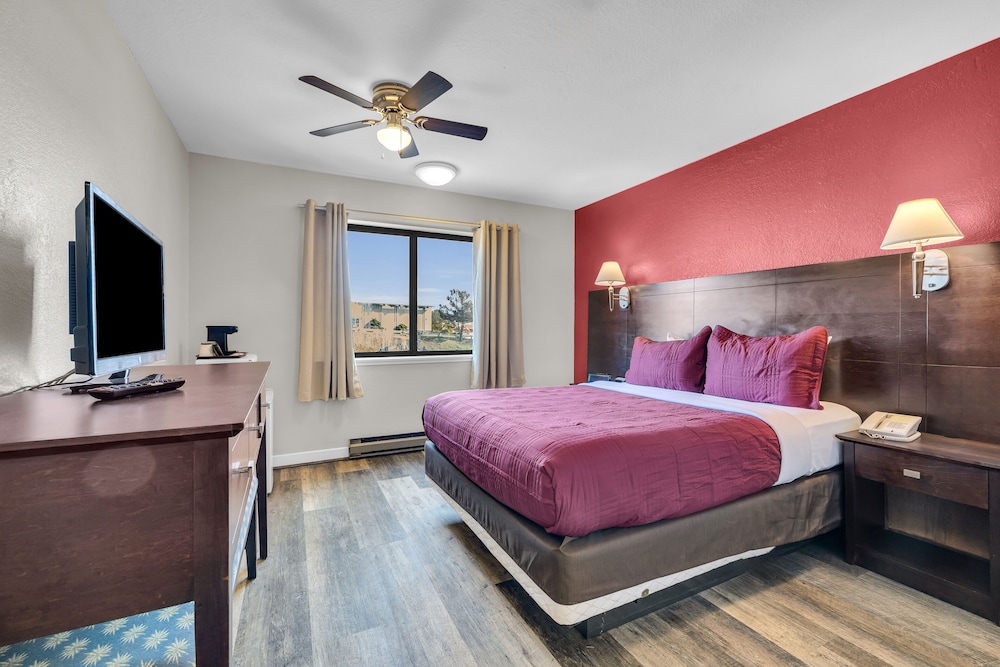 Standard Room, 1 Queen Bed photo 1