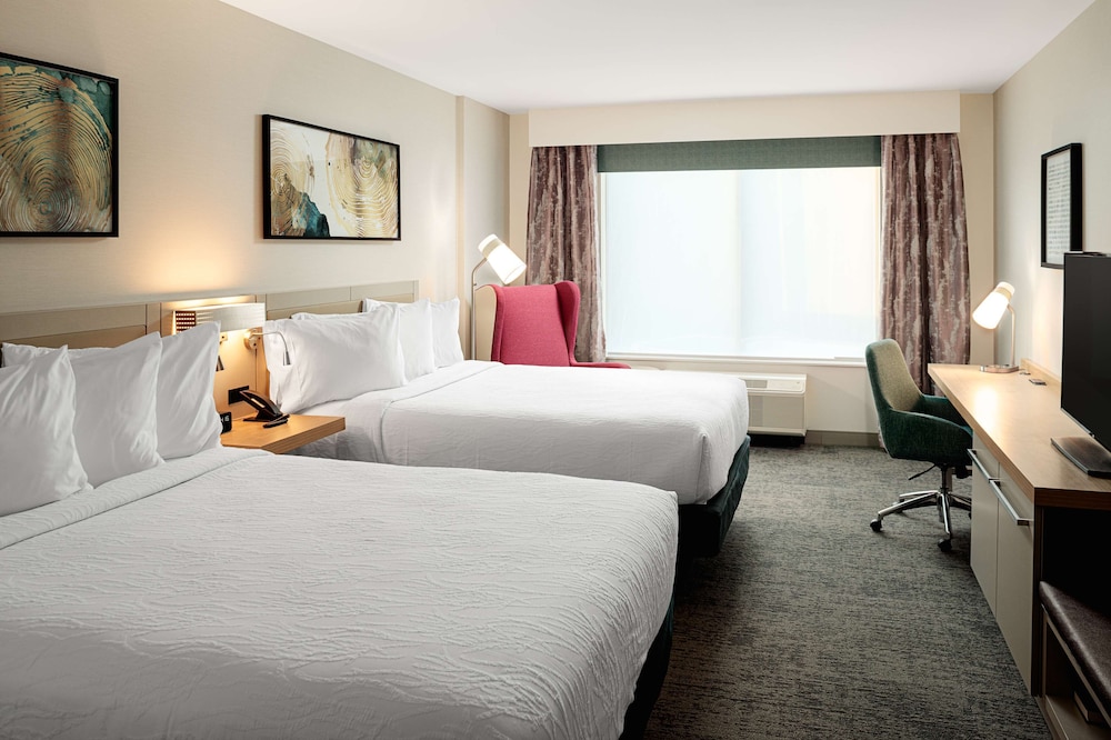 Room, 2 Queen Beds, Accessible, Bathtub - Photo 2