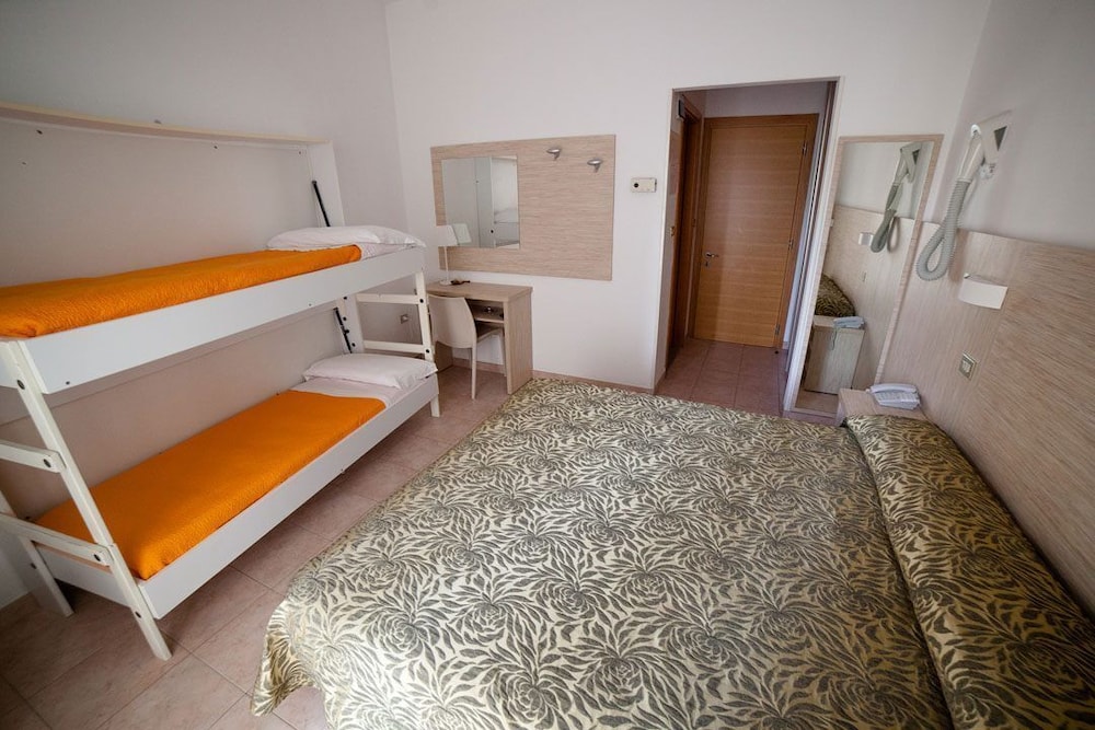 Standard Quadruple Room, Balcony