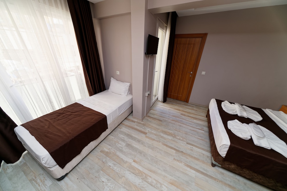 Comfort Triple Room photo 2