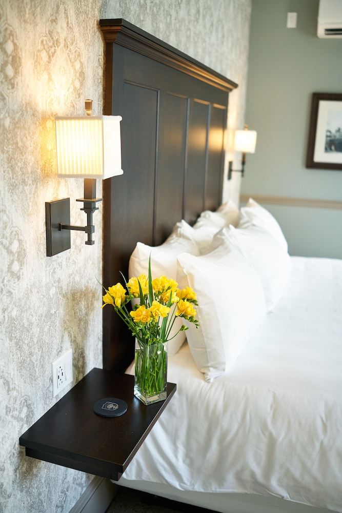 Room, 1 King Bed (Peabody) photo 3