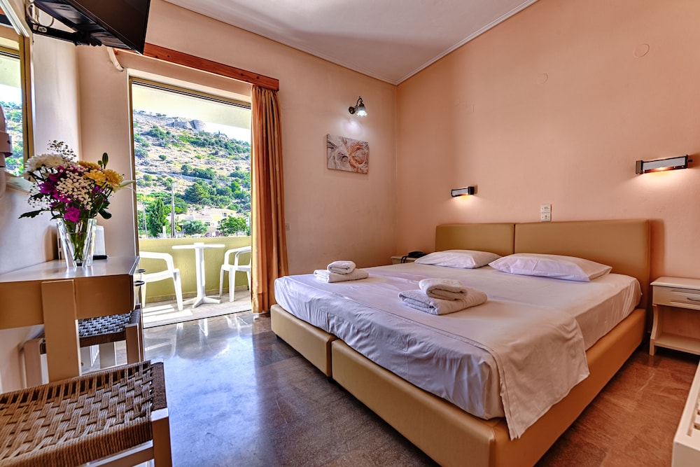 Double or Twin Room - Photo 1