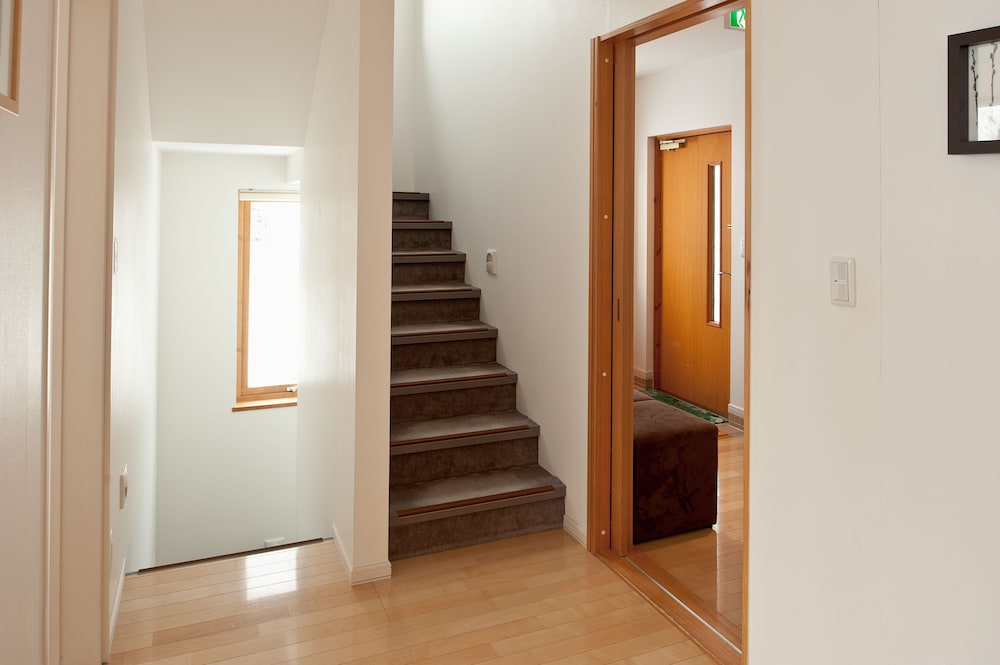 Avalon C (4 Bedrooms) photo 3