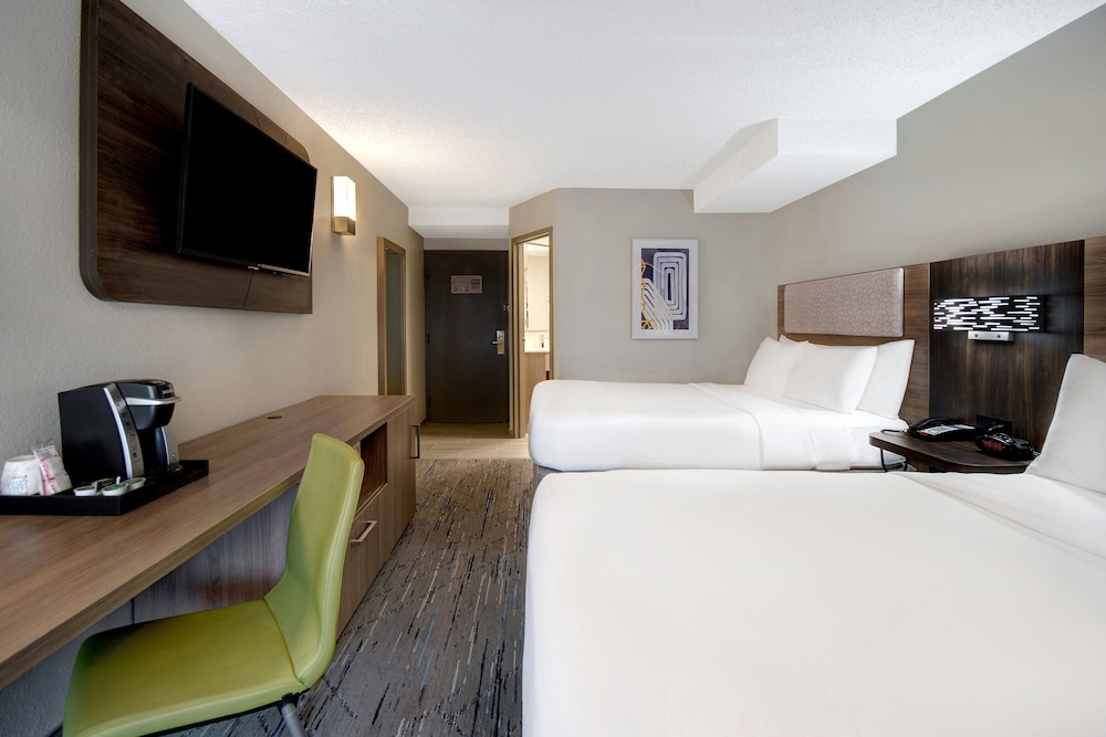 Standard Room, 2 Queen Beds, Accessible (Communication) - Photo 5