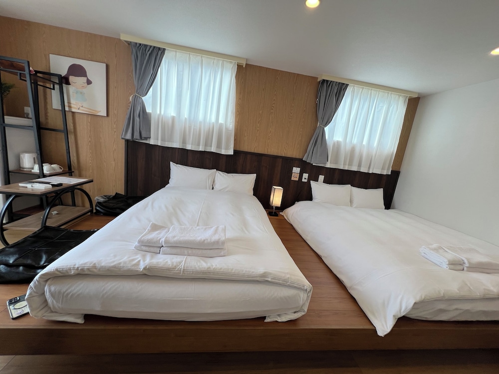 Quadruple Room, Non Smoking, City View photo 2