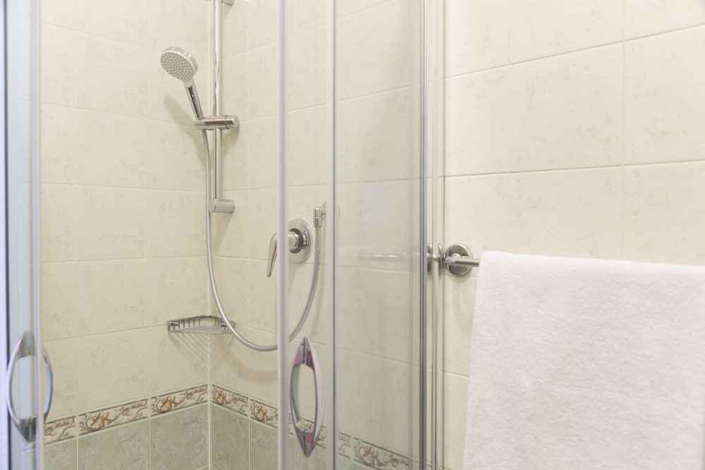 Triple Room, Multiple Beds, Non Smoking, Balcony - Photo 9