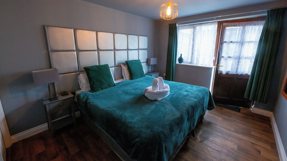 Double or Twin Room - Photo 5