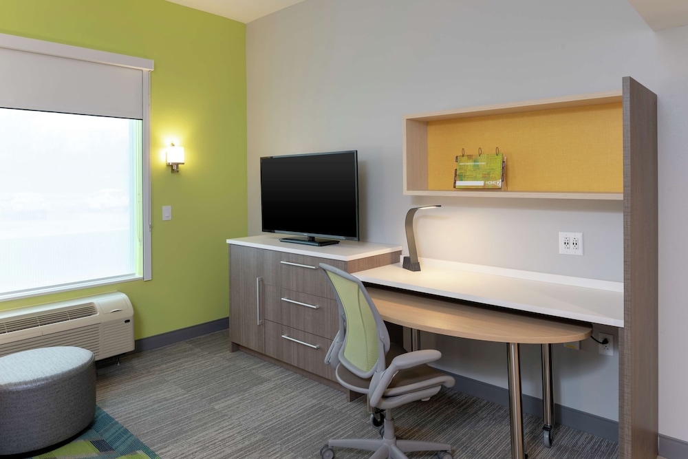 Suite, 1 King Bed, Accessible (Hearing) photo 3