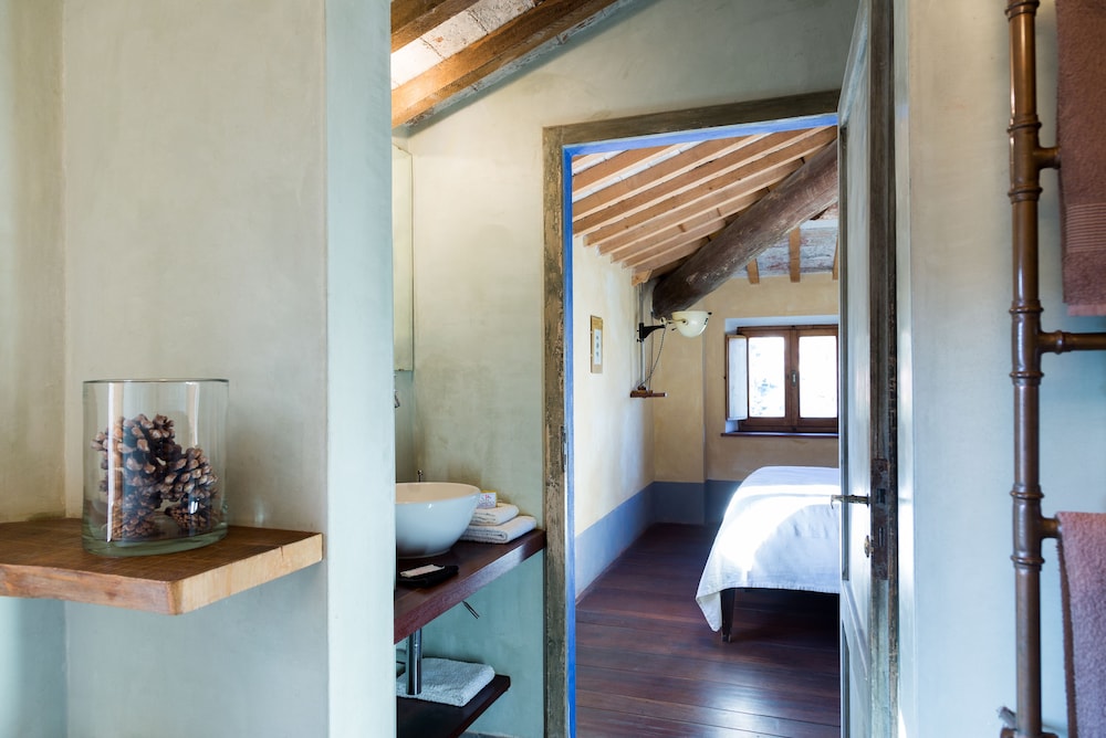 Luxury Suite, 1 King Bed photo 3