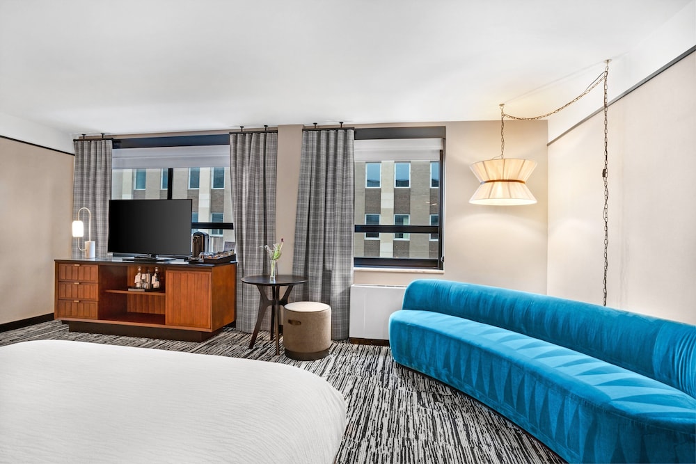 Premium Room, 2 Queen Beds, Accessible (Communications) - Photo 3