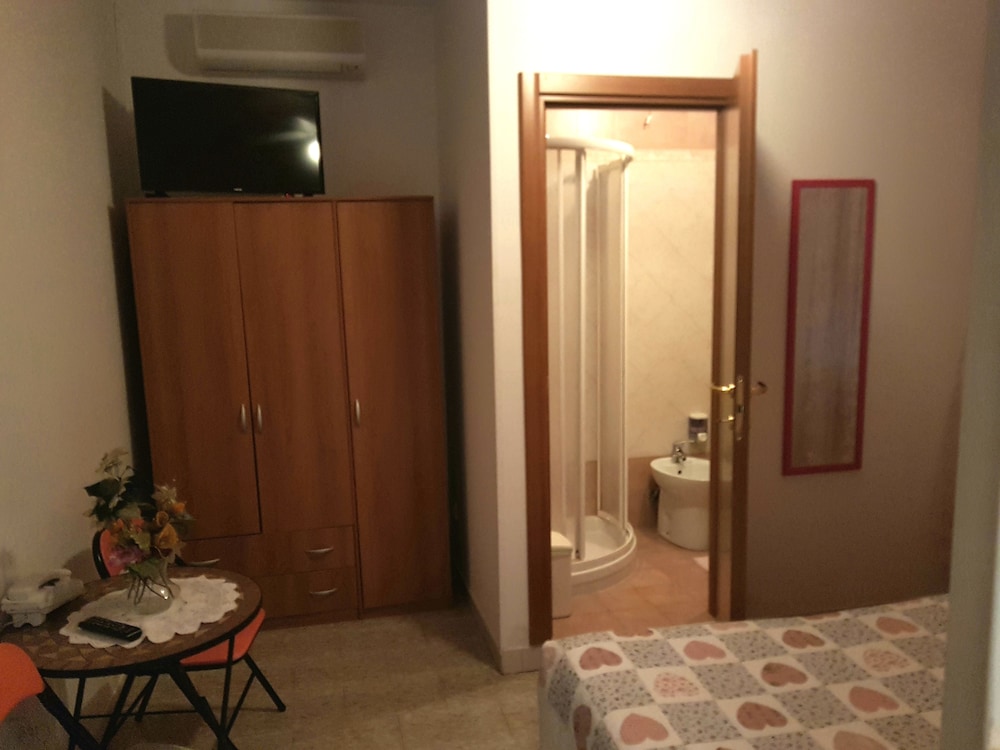 Single Room photo 1
