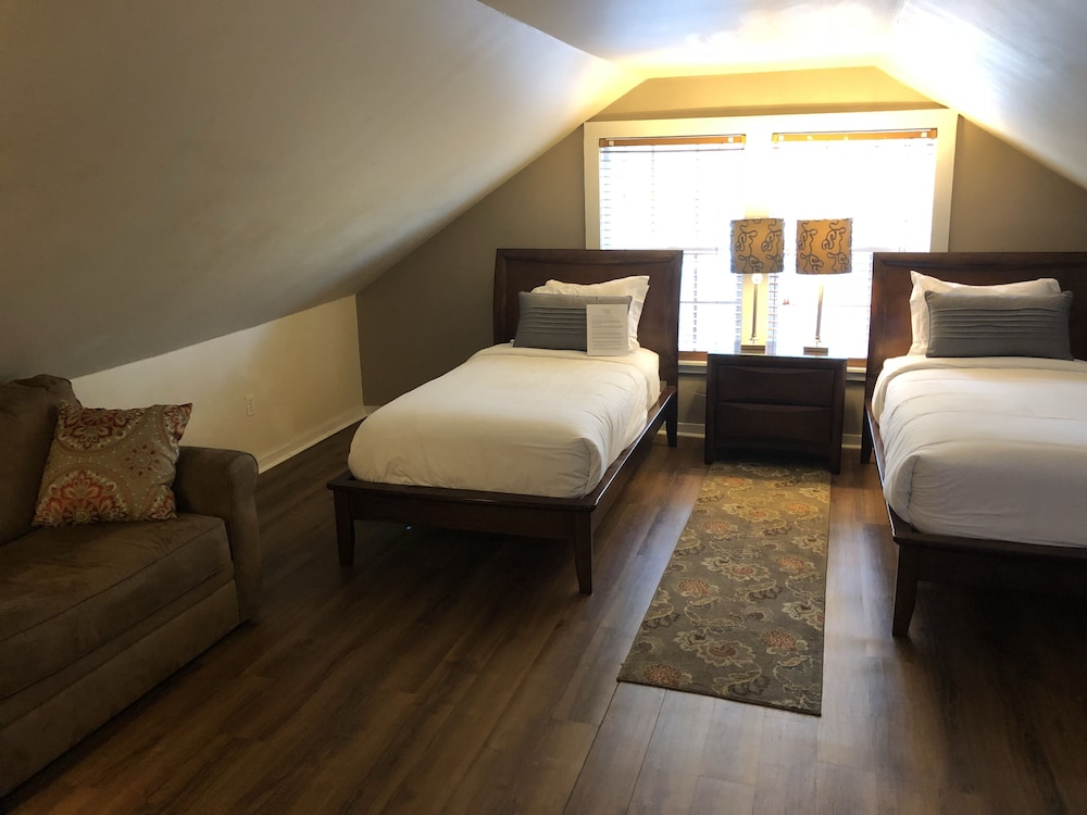 Room (2 Twin Beds)