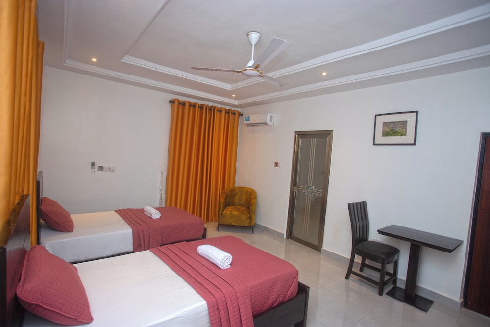 Superior Twin Room, 2 Queen Beds photo 2