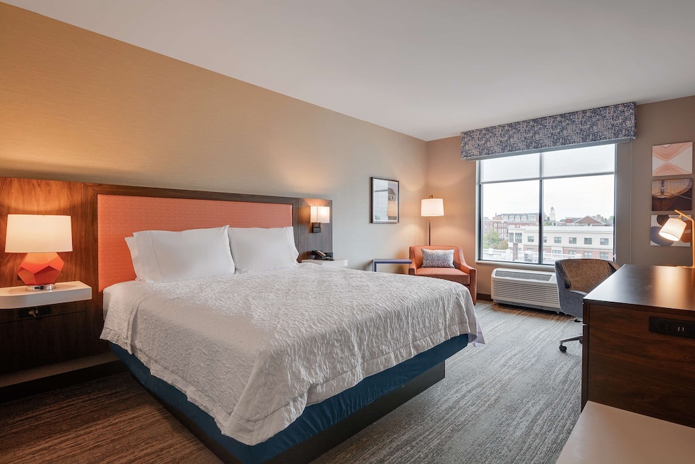Room, 1 King Bed, Accessible, Non Smoking (Hearing) - Photo 4