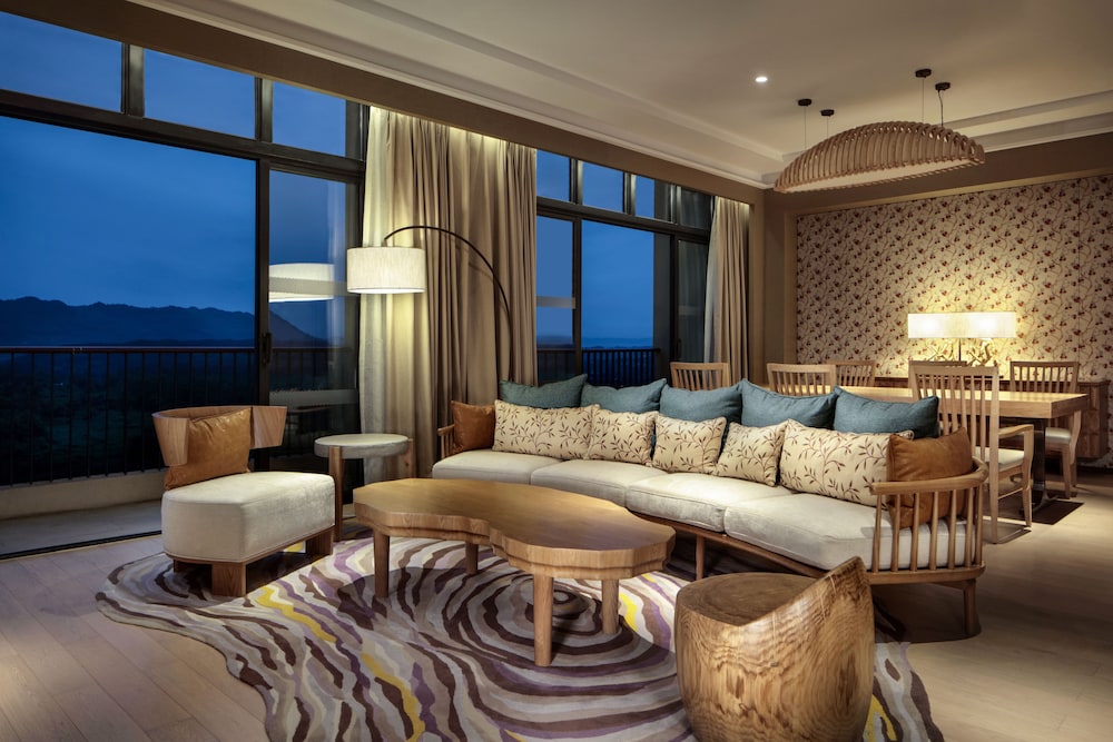 Suite, 1 Bedroom, Mountain View photo 2