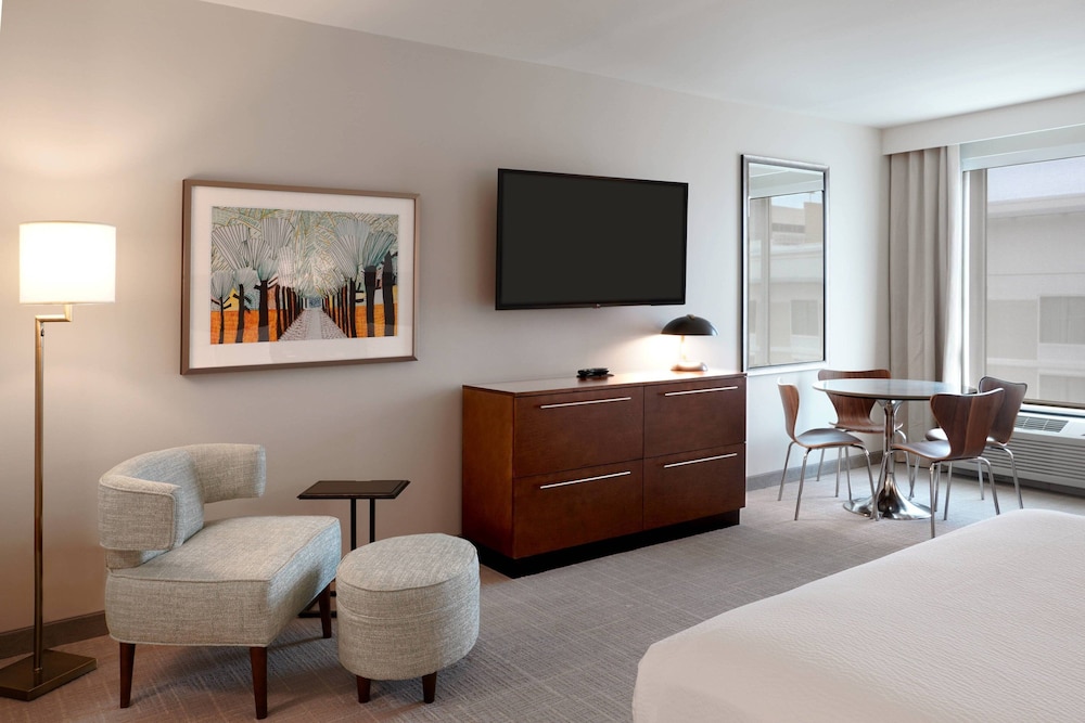 Studio, 2 Queen Beds (Mobility Accessible, Tub)