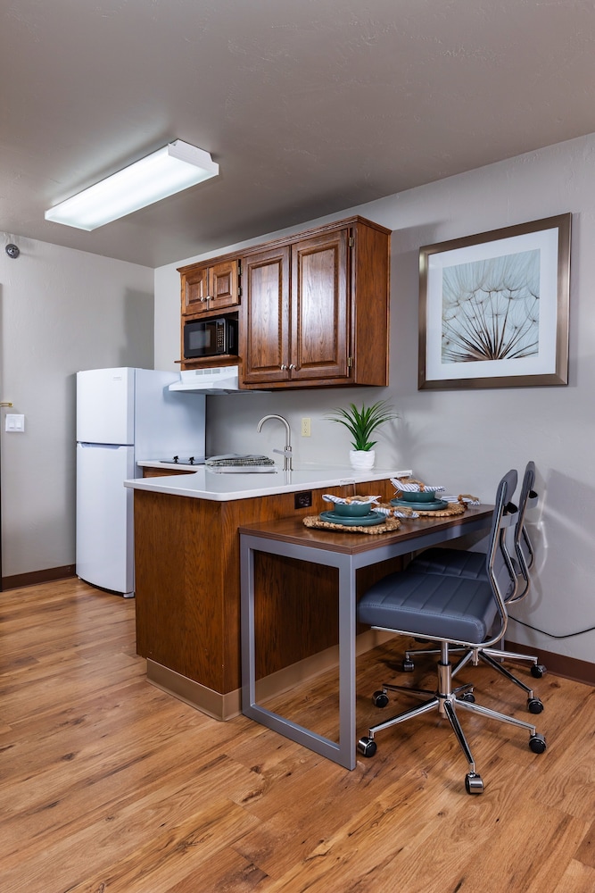 Executive Suite, 2 Bedrooms - Photo 4