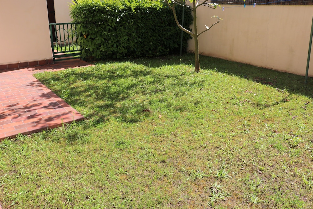 Apartment, 2 Bedrooms, Patio, Garden View photo 3