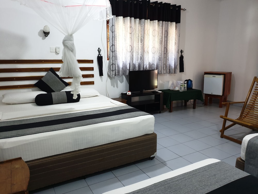 Standard Triple Room, Multiple Beds, Non Smoking photo 3