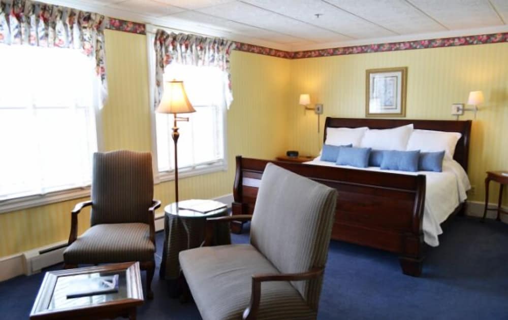 Aster Suite, Jetted Tub, 1 Queen Bed photo 2
