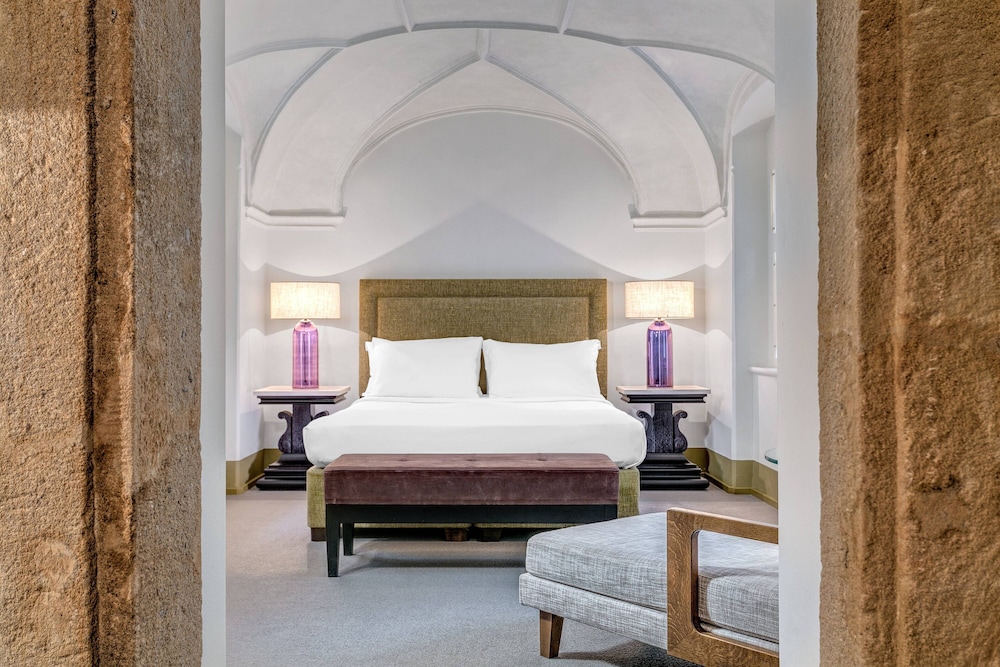 Classic Suite, 1 Bedroom, Courtyard View