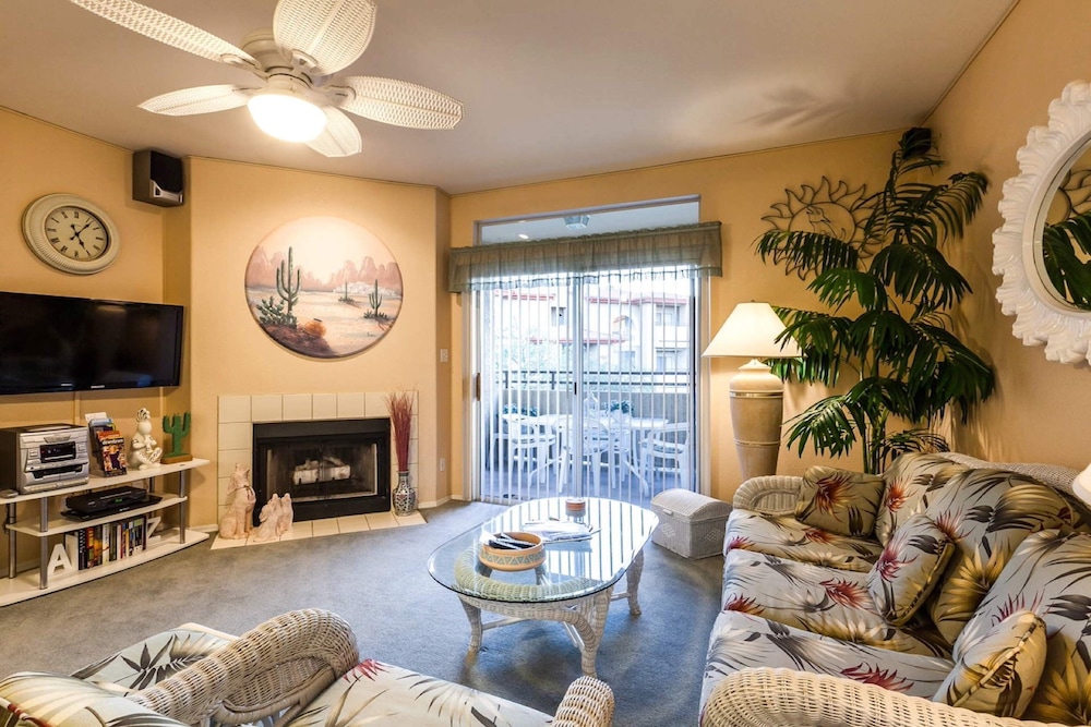 Signature Condo, 2 Bedrooms, Balcony, Mountain View