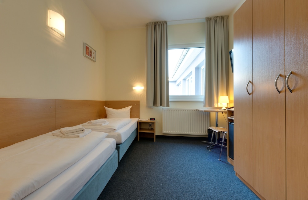 Double Room - Photo 10