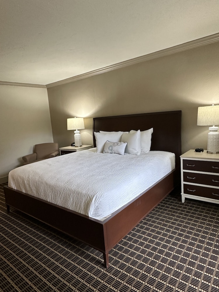 Resort View King Room - Photo 3