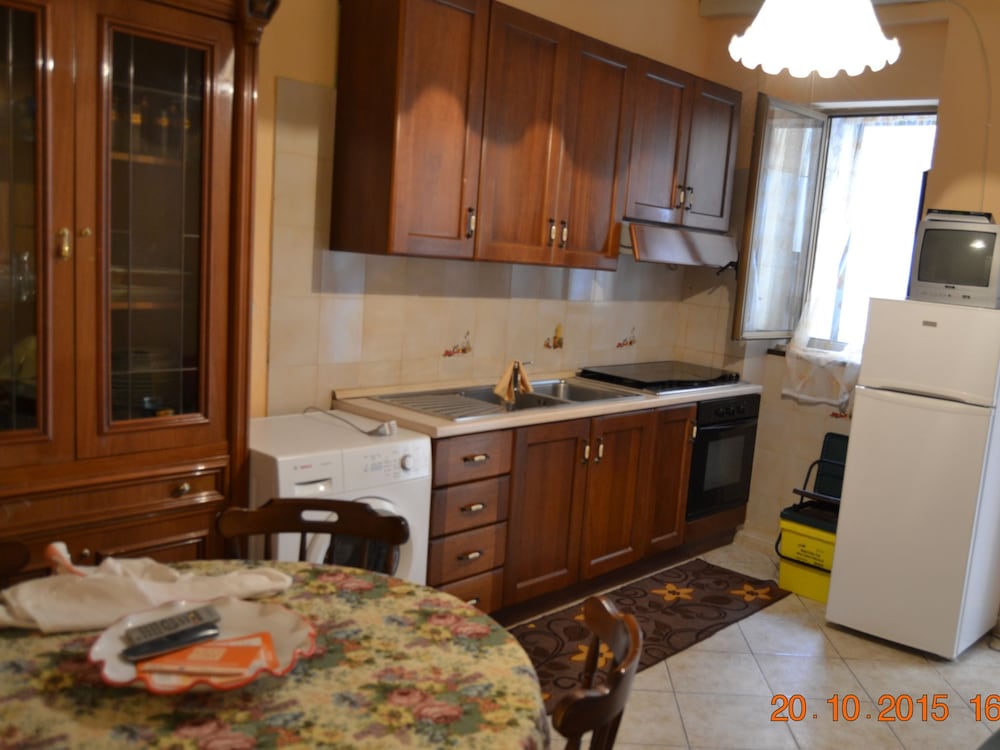 Basic House, 2 Bedrooms photo 3