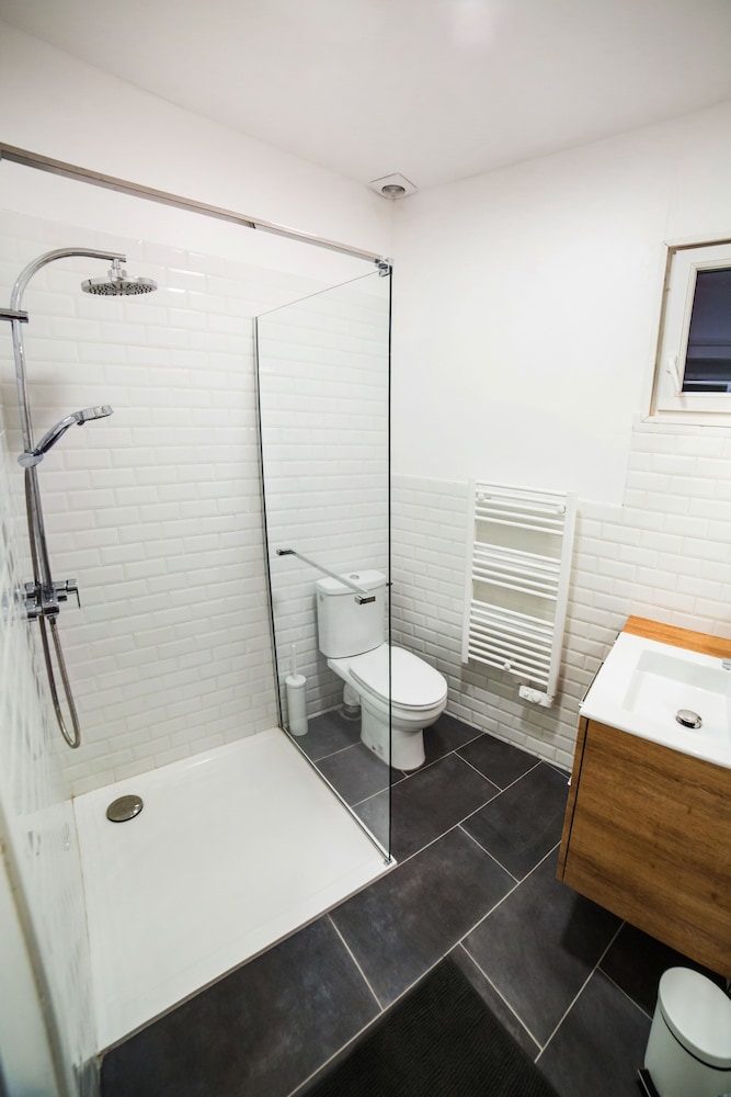 City Double Room, Shared Bathroom (LGC habitat chambre 1) photo 2