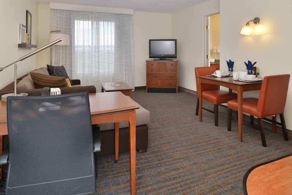 Suite, 1 Bedroom - Photo 5