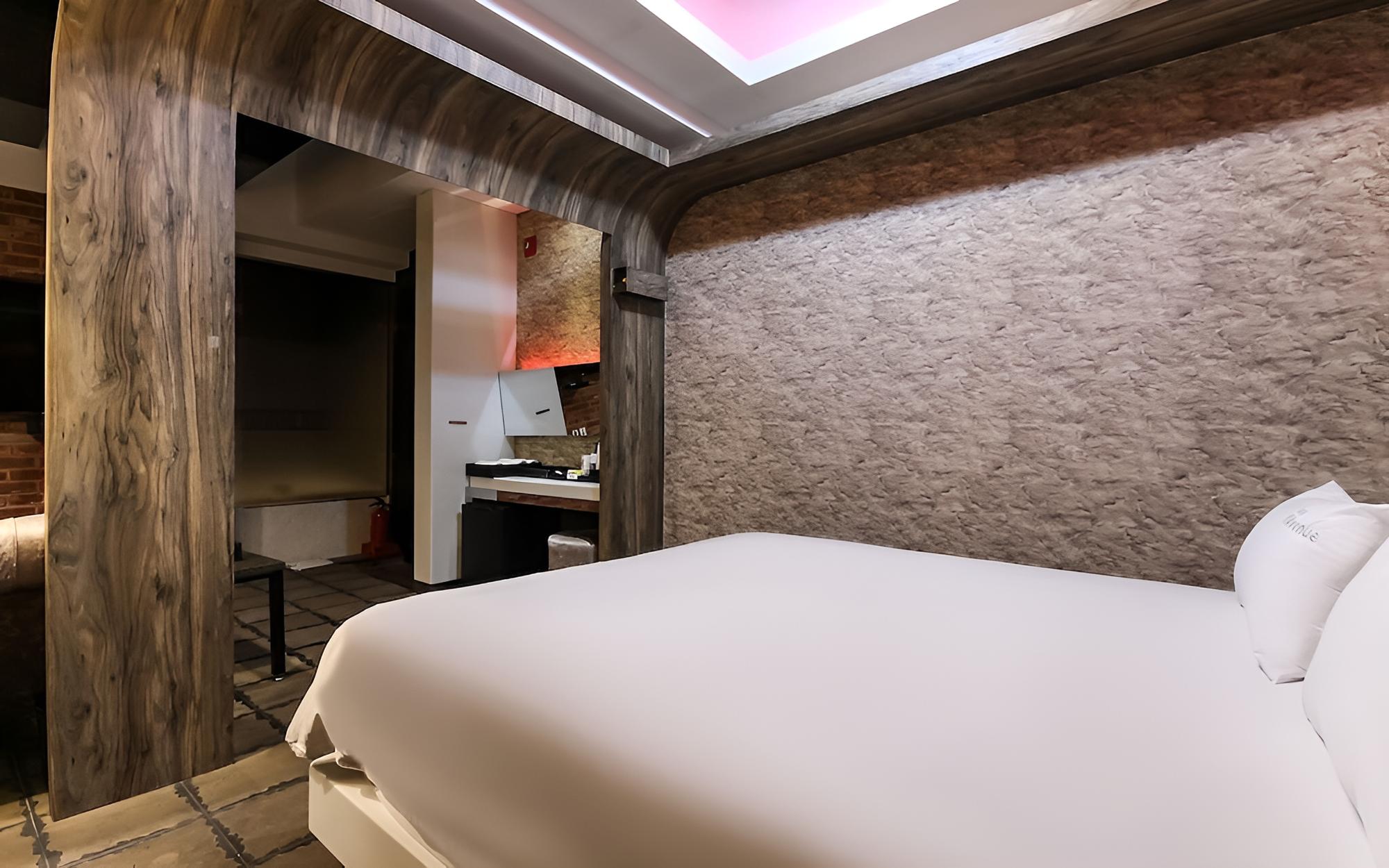 Room (DE LUXE A (Monday-Friday simple break)