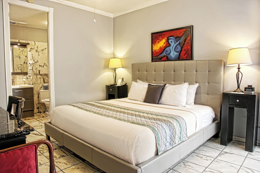 Superior Room, 1 King Bed photo 2